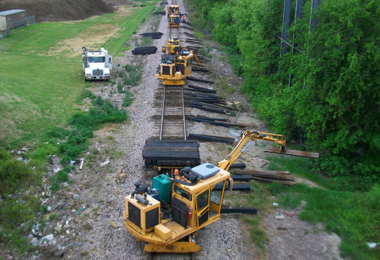 Rail equipment leasing